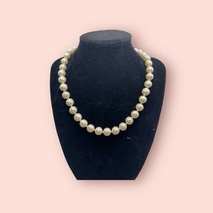 Vintage Erwin Pearl Faux Pearl gold tone necklace